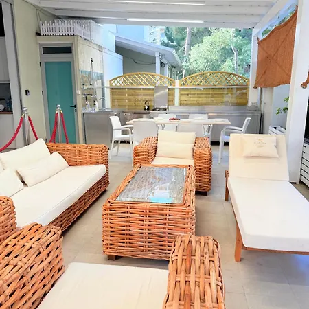 Zafira 17 Seafront With Veranda 度假居 *